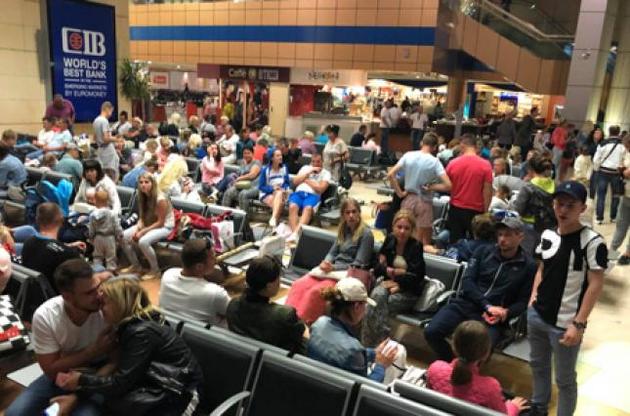 В аэропорт Шарм-эль-Шейха прибывают украинцы, которые хотят улететь из Египта