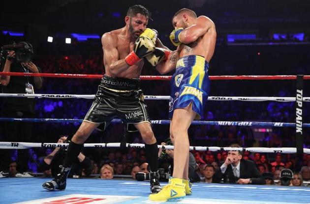 Ломаченко вернулся в бой после нокдауна и победил