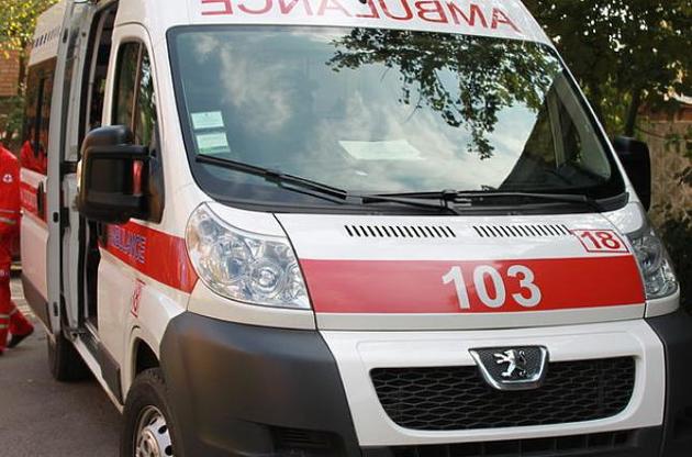 В черкасской школе дети на линейке массово потеряли сознание, 20 детей в реанимации