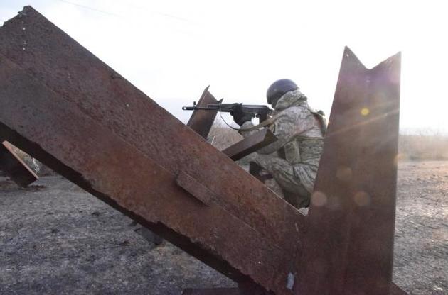 Во время обстрела боевиков были ранены два украинских военных