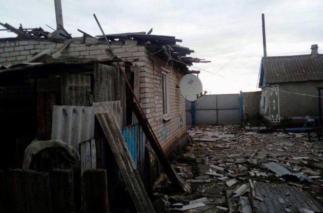 У ніч на п'ятницю бойовики обстріляли приватний сектор Троїцького