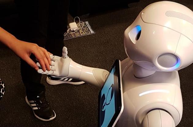 Роботи зможуть відібрати у людей рутинну роботу, а творчу - ні.