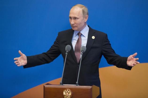 Экономические успехи Путина не дотягивают до его глобальных амбиций - Bloomberg