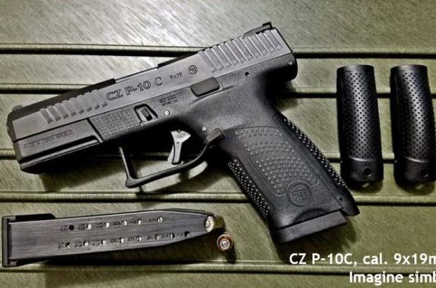 В ходе обыска в квартире подозреваемого обнаружили четыре вида оружия