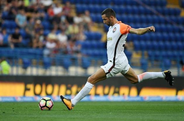 Срна выступает за донецкий клуб с 2003 года