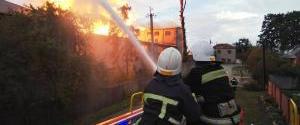 В Збараже Тернопольской области горит недействующий спиртзавод