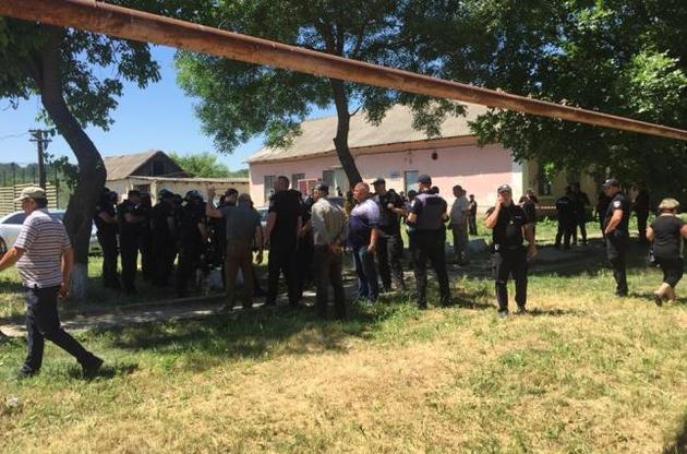 На виборчій дільниці на Одещині сталися зіткнення, постраждали 13 поліцейських