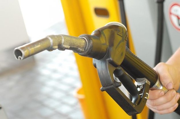 Розничные цены на бензин в Украине ведут себя так же, как и в Европе — эксперты