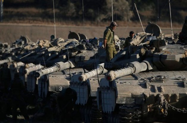 Ізраїль перекинув на кордон із Сирією артилерію та бронетехніку
