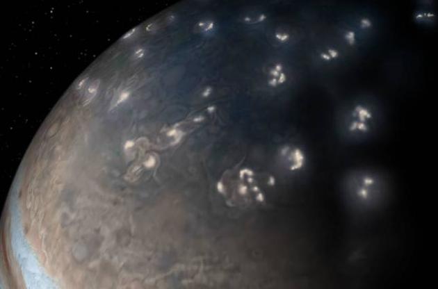 "Юнона" раскрыла тайну появления молний на Юпитере