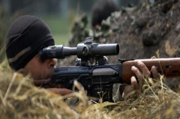 На Донецком направлении снайперы террористов тяжело ранили двух военнослужащих ВСУ
