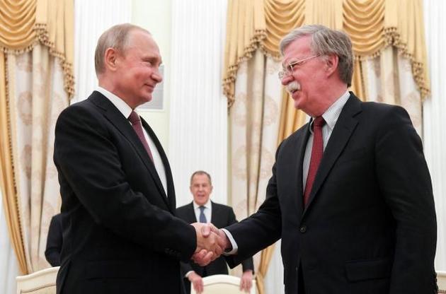 Болтон обсудил с Путиным Украину и вмешательство РФ в американские выборы