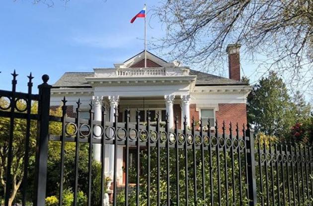 Россию возмутила проверки властями США резиденции российского генконсульства в Сиэтле после его освобождения