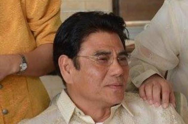 На Филиппинах снайпер застрелил мэра города Танаван