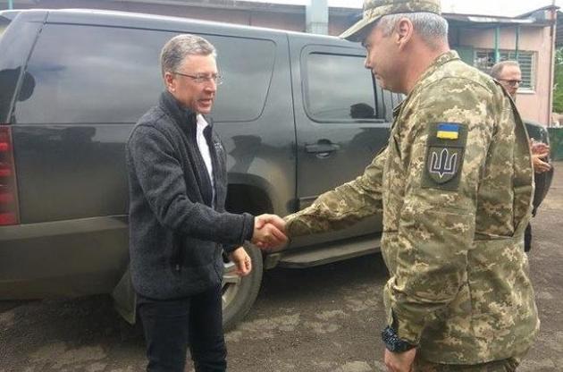 Волкер і командувач ООС Наєв проводять зустріч у Донбасі