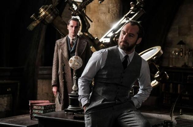 Молодого Дамблдора в нових "Фантастичні звірях" зіграв Джуд Лоу