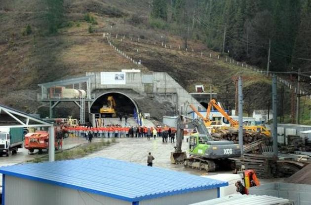 Новий Бескидський тунель здадуть в експлуатацію до кінця травня