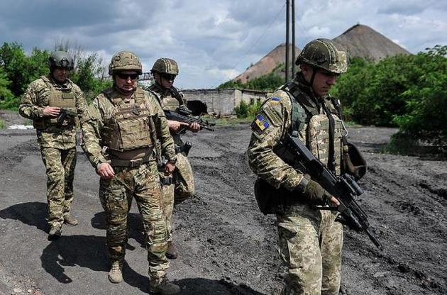 Боевики обстреливают украинские территории вглубь на 30 км – Турчинов