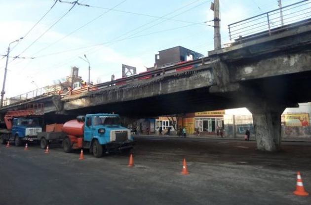 Поліція закрила справу про підробку документів на ремонт Шулявського мосту