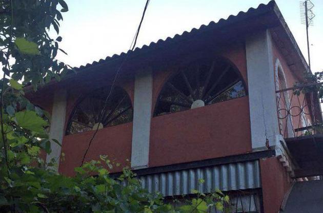 Будинок постраждалого був посічений уламками