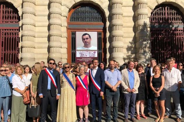 У Парижі провели акцію в знак підтримки українського режисера.