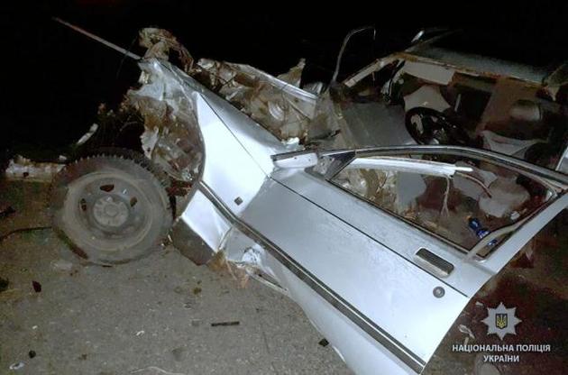 Водитель одного из авто получил тяжелые телесные повреждения