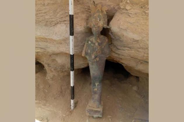 В первой пирамиде Древнего Египта найдена статуя бога