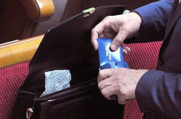 Рада одобрила изменения правил выдачи и погашения кредитов. Закон поддержали 226 депутатов