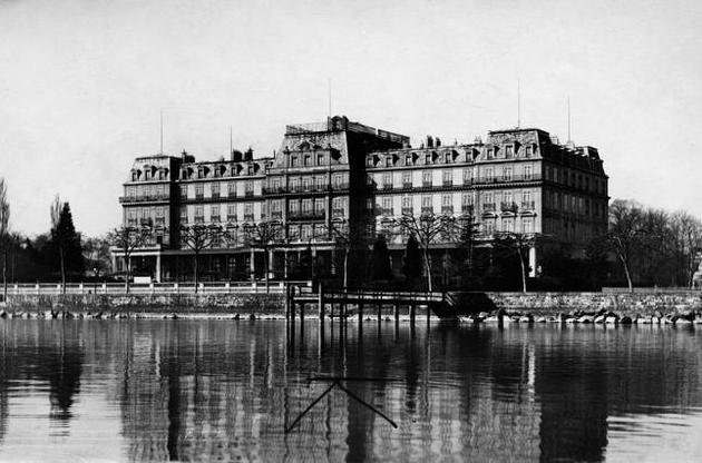 Штаб-квартира Ліги Націй, у Палаці Націй на березі Женевського озера у Швейцарії, 1920 р.