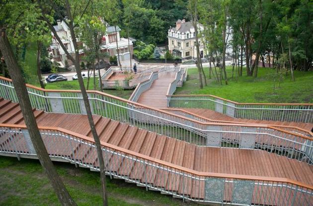 Реконструкция лестницы на Пейзажной аллее в Киеве стоила 15 млн грн