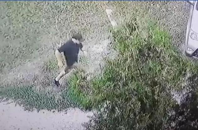 Полиция обнародовала видео с напавшим на сотрудницу горсовета Херсона