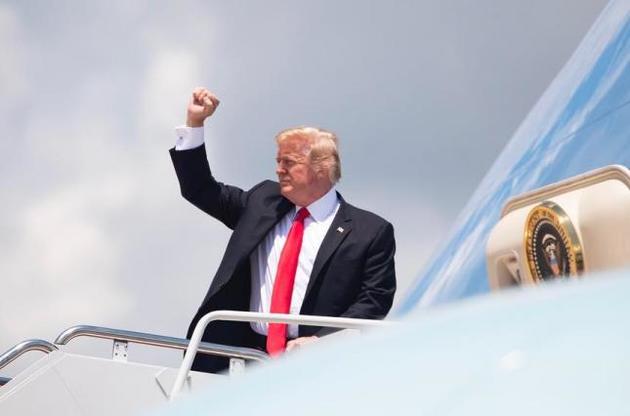 СМИ поливают Трампа грязью, американский президент отвечает им взаимностью