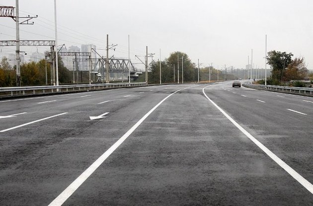 Три четверти украинцев недовольны качеством дорог в стране