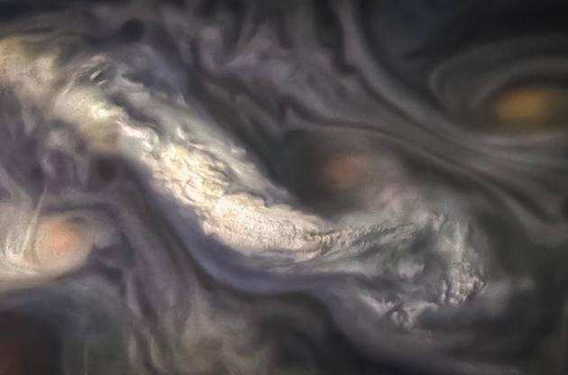 "Юнона" передала на Землю впечатляющий снимок облаков Юпитера