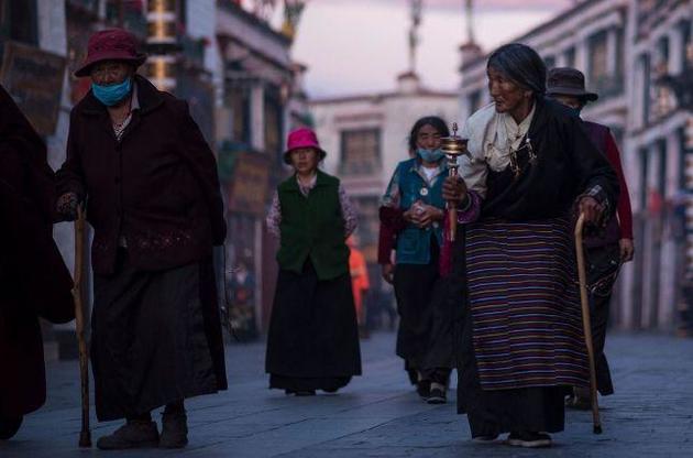 Китай вкладає в Тибет мільярди доларів, чекаючи смерті Далай-лами - NBC