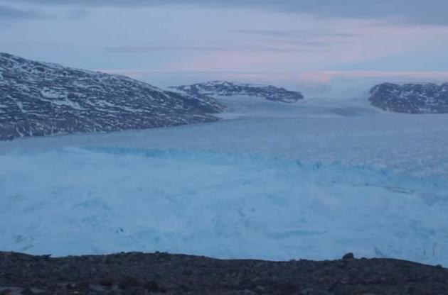 Ученые показали на видео разрушение ледника в Гренландии