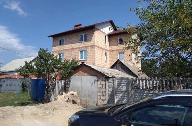 У Центрі незаконно утримувалися 20 осіб у віці від 14 до 80 років.