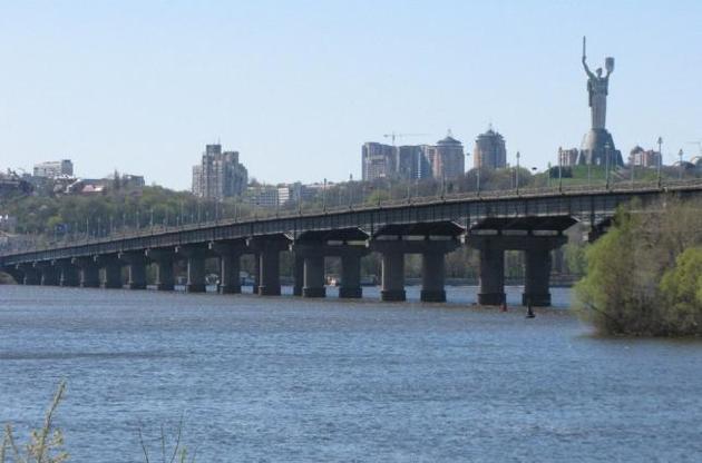 В столице проведут реконструкцию моста Патона