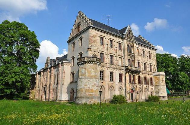 Замок опинився під загрозою знищення