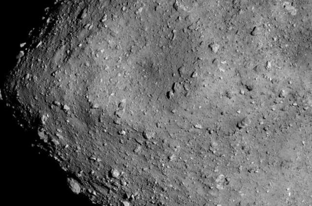 Японская станция сделала снимок астероида Рюгу с рекордного близкого расстояния