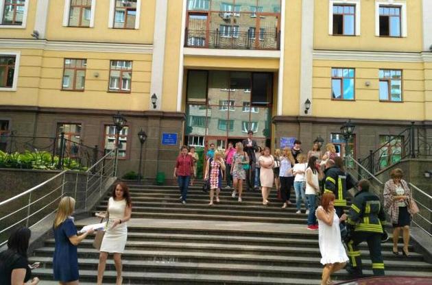 Правоохоронці знайшли у будівлі Вищої ради правосуддя в Києві муляж вибухівки