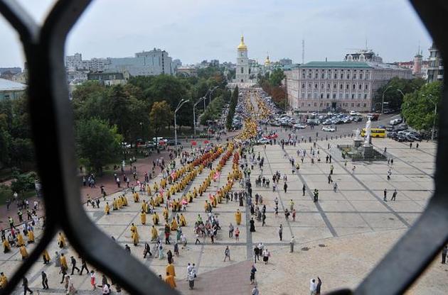 Українці найбільше підтримують створення Помісної церви на основі Київського патріархату