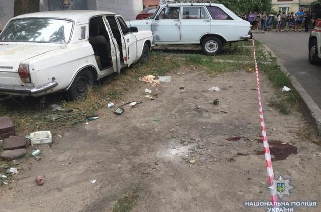 Поліція розглядає кілька версій вибуху автомобіля в Києві