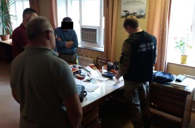 Директор заводу вимагав від місцевого підприємця майже 40 тисяч гривень хабара