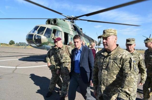 Госсекретарь по вопросам обороны Великобритании посетил Донбасс