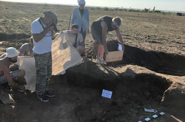 Археологи виявили в Херсонській області могилу стародавнього воїна