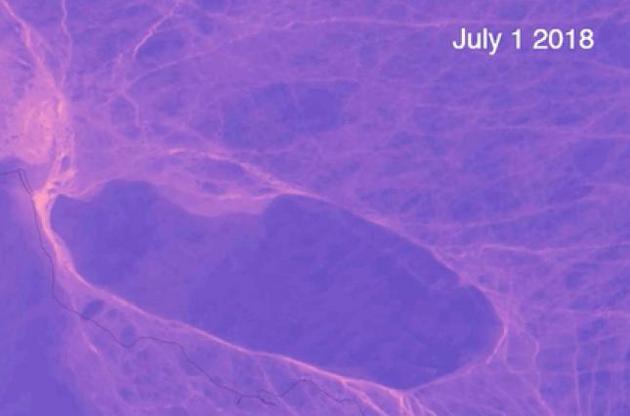 Айсберг почав ровертатися в липні