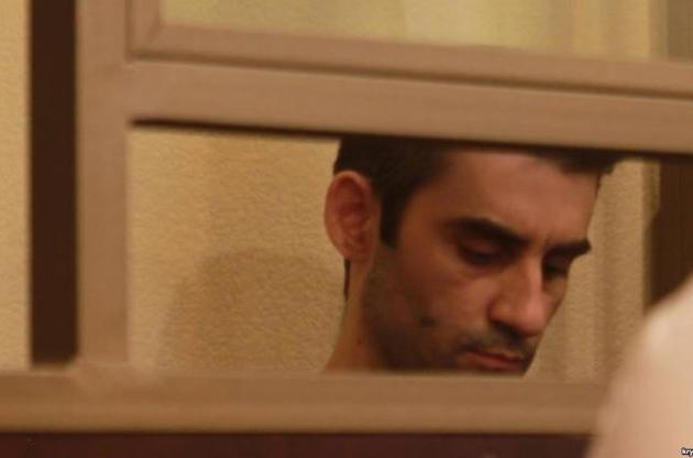 Зараз Сайфуллаєв сидить у приміщенні камерного типу