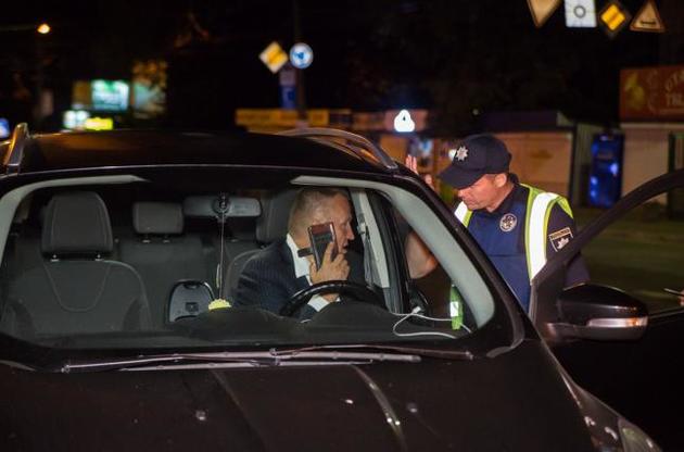 Поліція зупинила у Києві авто з п'яним екс-послом України в США за кермом