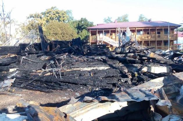 Міжнародні експерти встановлюють причину пожежі у таборі "Вікторія"